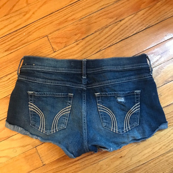 Hollister Jean Low-Rise Shorts - Picture 2 of 3